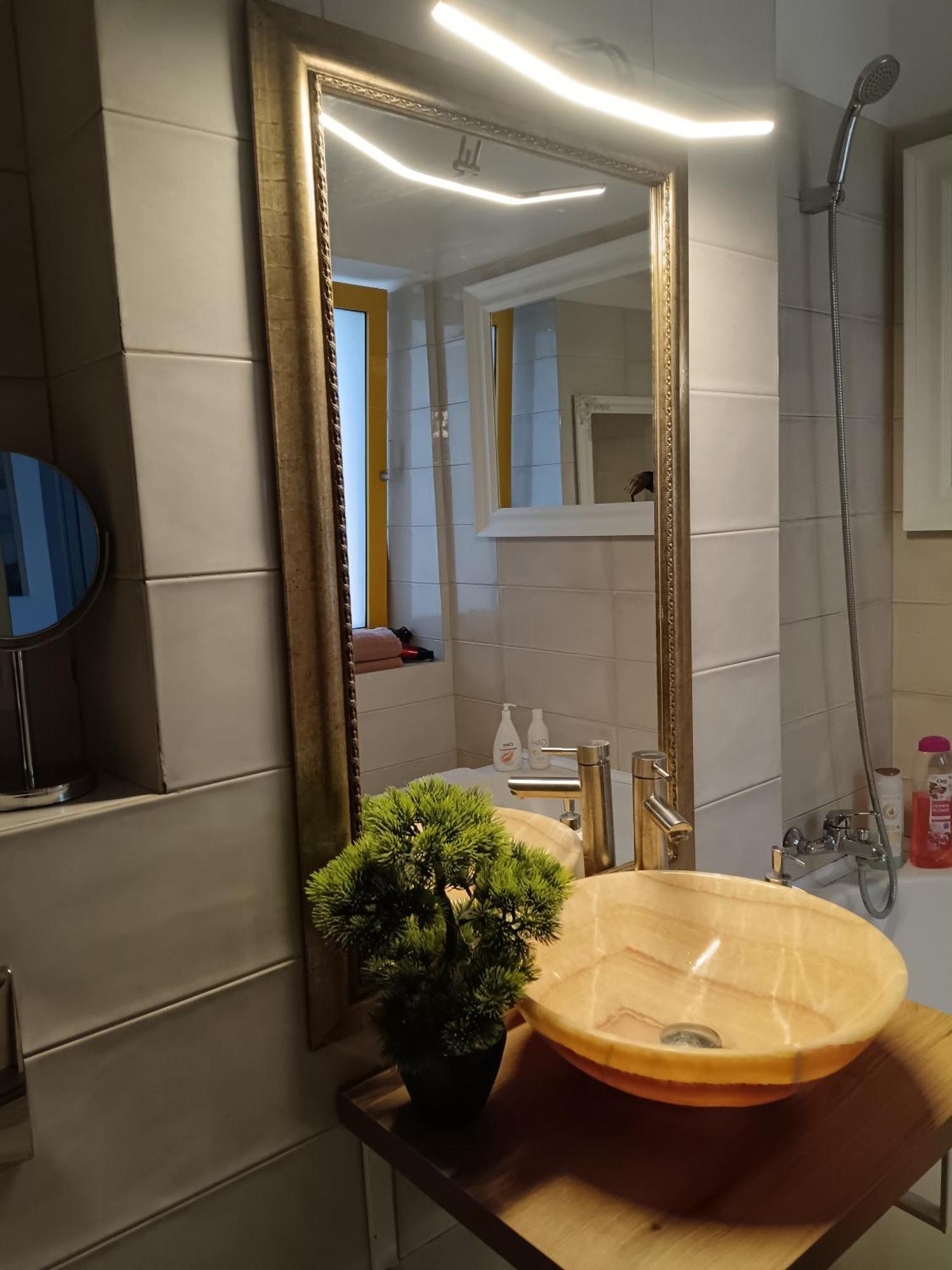Downtown "Rendez-Vous" Luxury Leilighet Bacău Eksteriør bilde