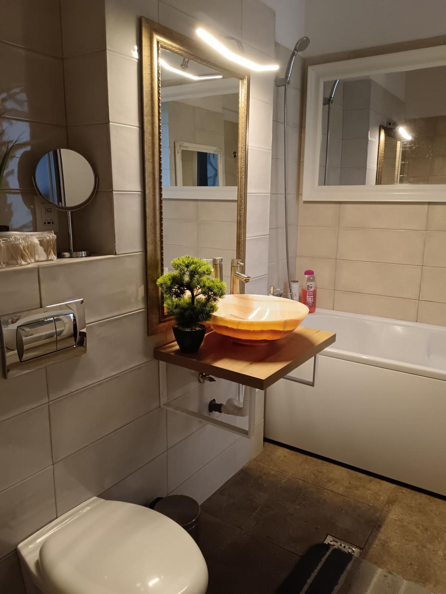 Downtown "Rendez-Vous" Luxury Leilighet Bacău Eksteriør bilde