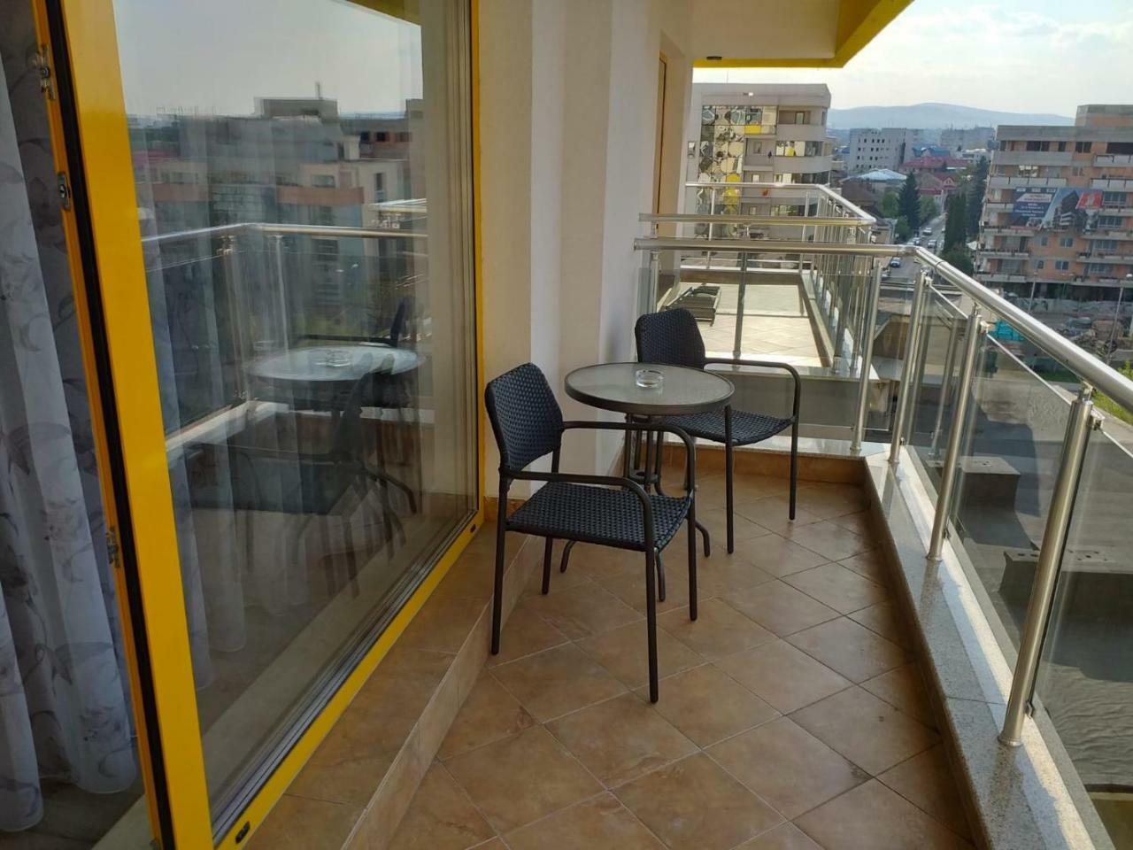 Downtown "Rendez-Vous" Luxury Leilighet Bacău Eksteriør bilde