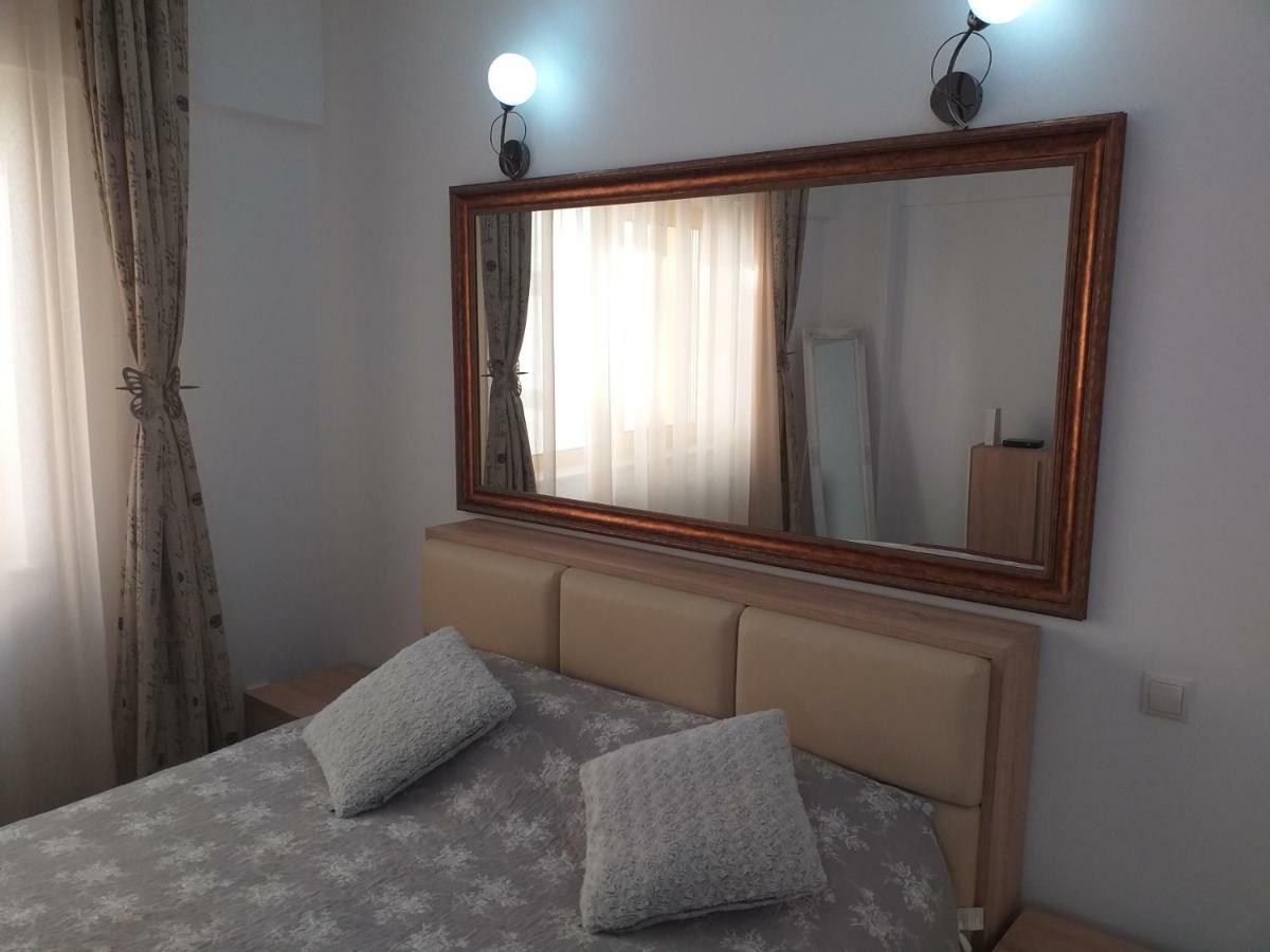 Downtown "Rendez-Vous" Luxury Leilighet Bacău Eksteriør bilde